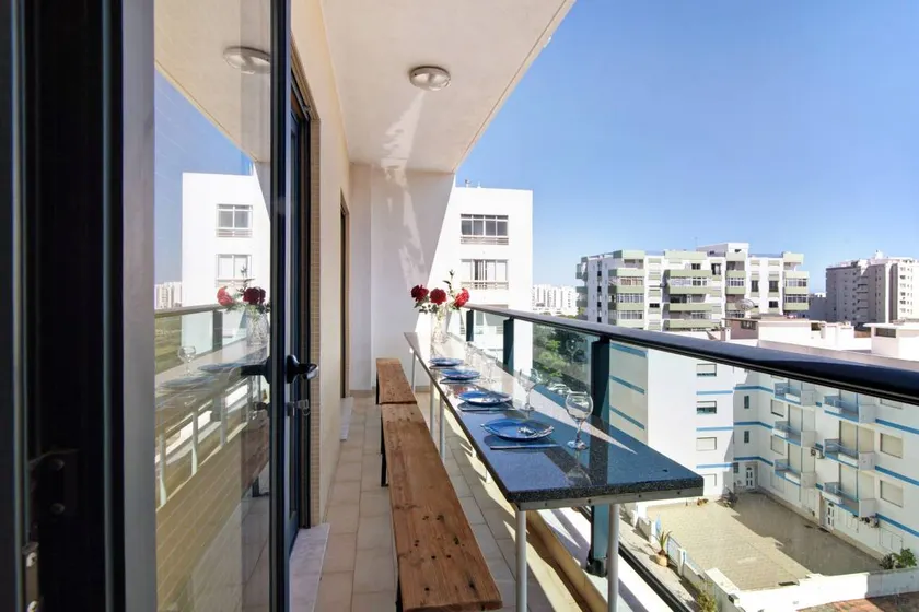 Appartement de vacances entièrement équipé avec internet haut débit | Vue ville | Proche de la plage | Avec animaux autorisés - Image 1