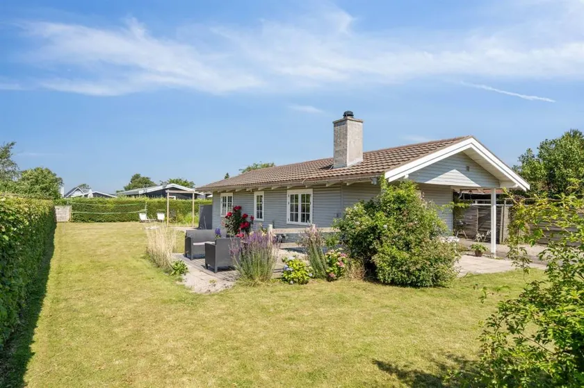 Fully equipped house with garden, terrace & BBQ | Pet-friendly - Image 1