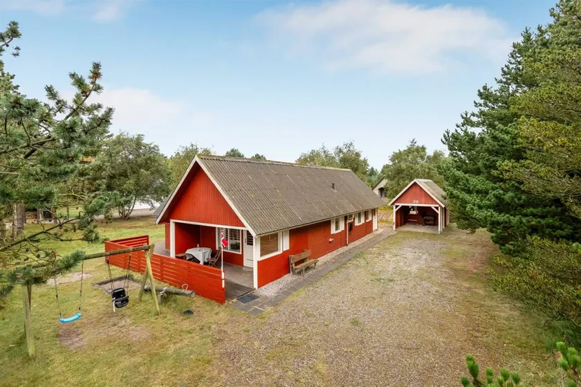Fully equipped house with terrace - Image 1