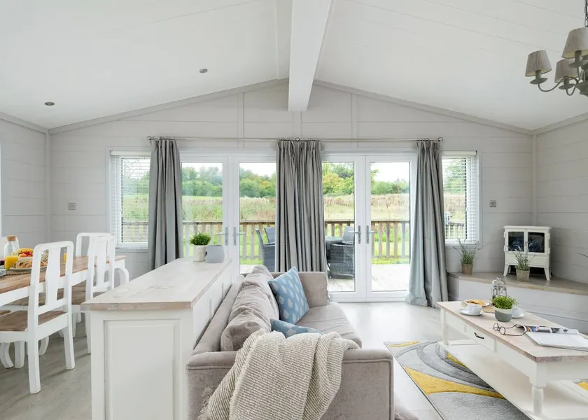 Chalet with jacuzzi - Image 1