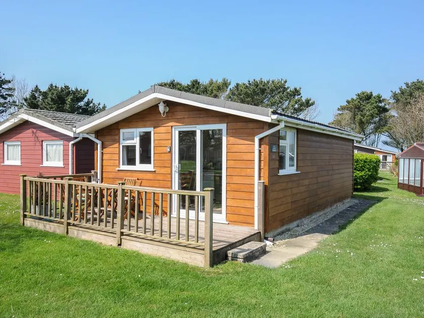 Cottage with garden - Image 1
