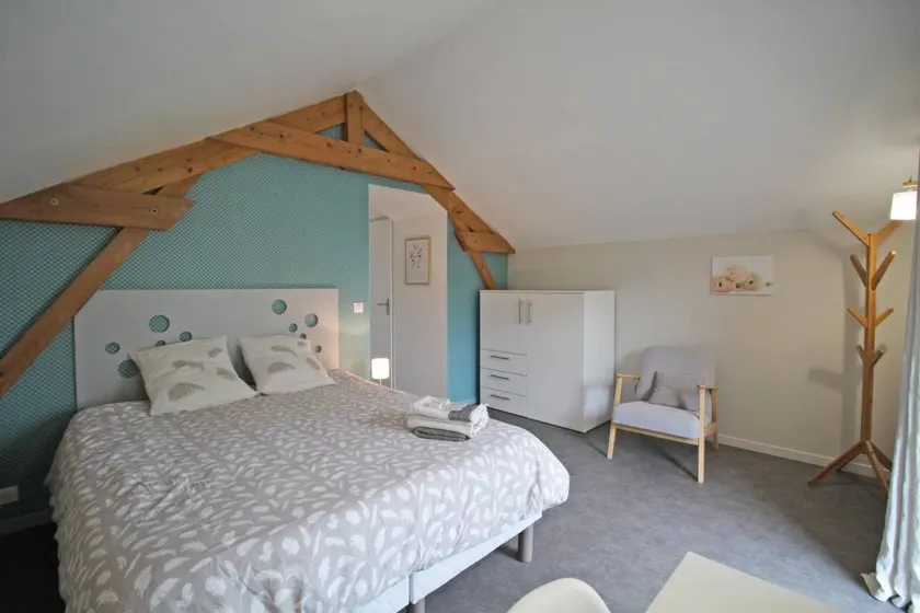 Bed and Breakfast 'Chambre Familiale' with Private Terrace, Shared Garden and Wi-Fi - Image 1
