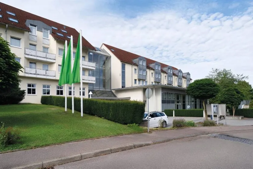 Tolle Wohnung mit Terrasse, Pool und Sauna | Ideal für Homeoffice - Image 1