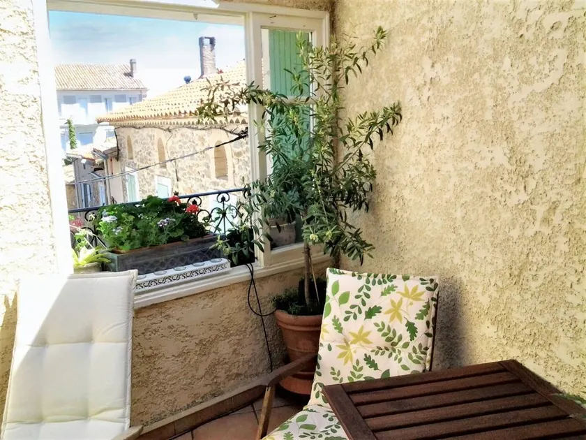 Holiday home with terrace & barbeque | Suitable for remote work - Image 1