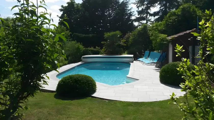 Family-oriented big house with garden, terrace & pool | Garden view - Image 1