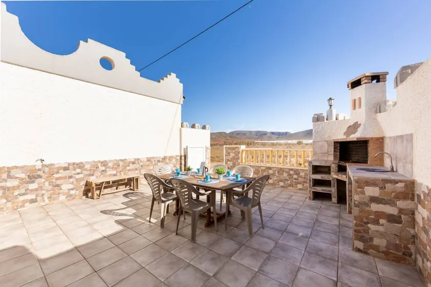 House with BBQ & terrace - Image 1
