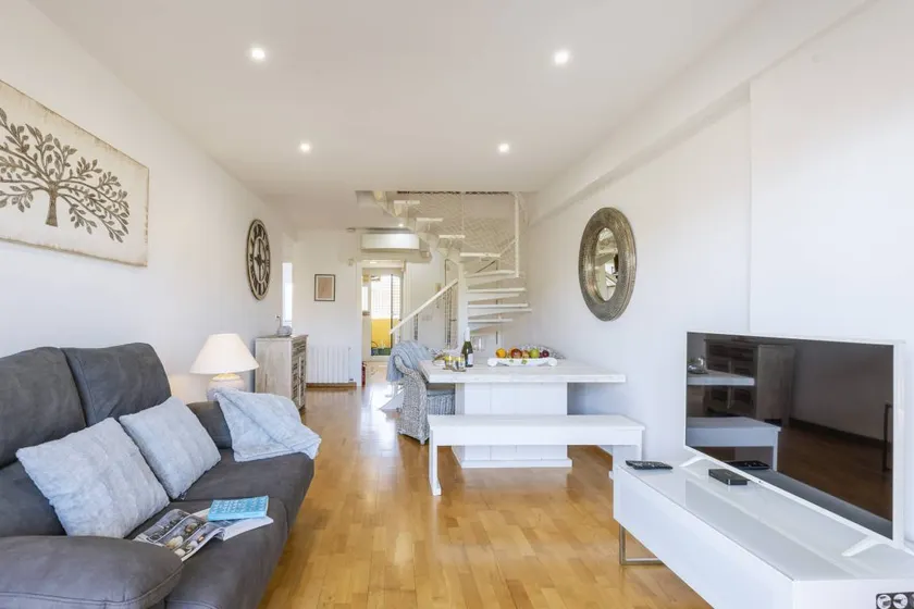 Apartment with terrace, pool & garden | Mountain view - Image 1
