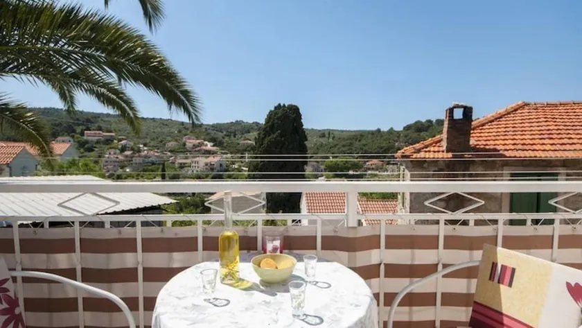 Flat with 1 room for 3 persons - Image 1