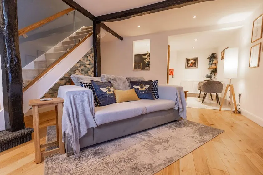 Modern Luxury Cottage based in Holmfirth - Image 1