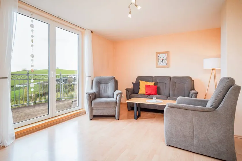 Apartment with garden | Mountain view - Image 1