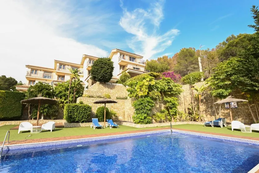 Bungalow 'Alegre Playa Grupo Terra De Mar' with Mountain View, Wi-Fi and Air Conditioning - Image 1