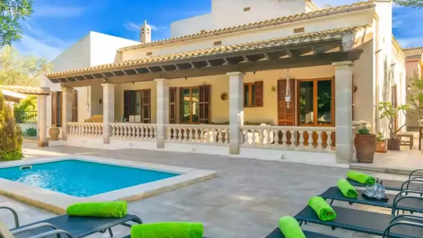 Apartment with garden, pool & barbeque - Image 1