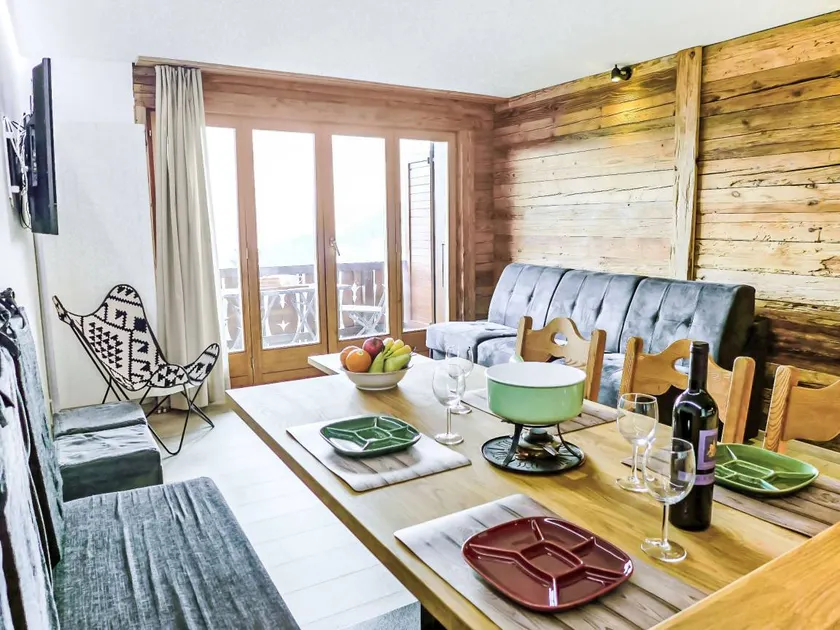 Holiday apartment with sauna & hot tub | Mountain view - Image 1