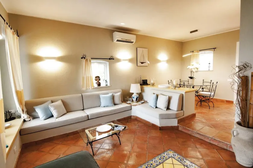 Casa vacacional con piscina, jardín y terraza - Image 1