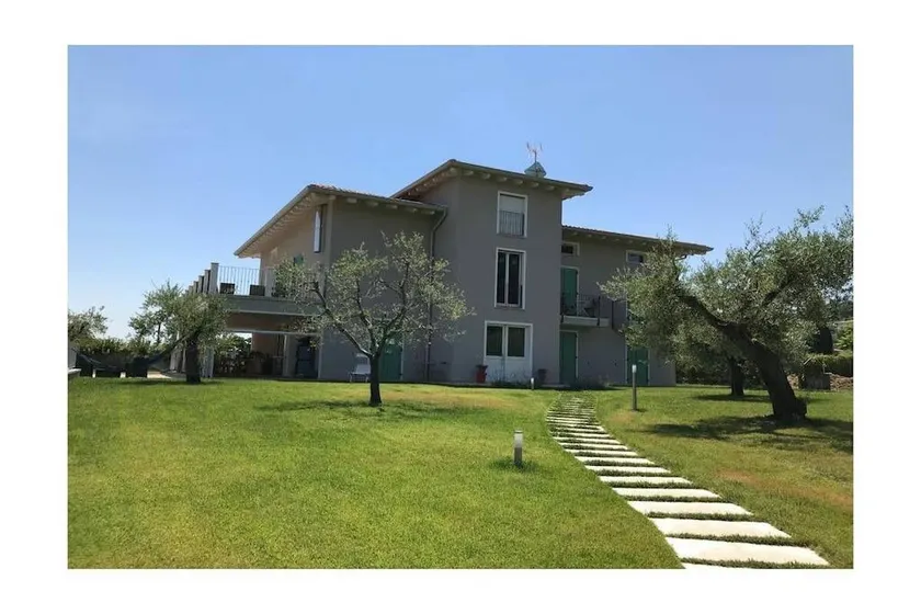 House with garden, terrace & BBQ - Image 1