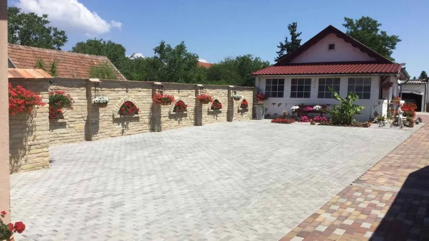Fully equipped house with garden, terrace & BBQ - Image 1