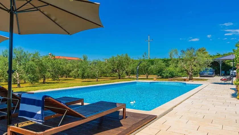 Voll ausgestattetes Apartment mit Terrasse, Pool und Garten | Haustiere erlaubt - Image 1