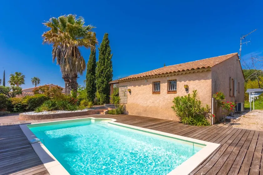Holiday home with pool, barbecue & terrace | Garden view - Image 1