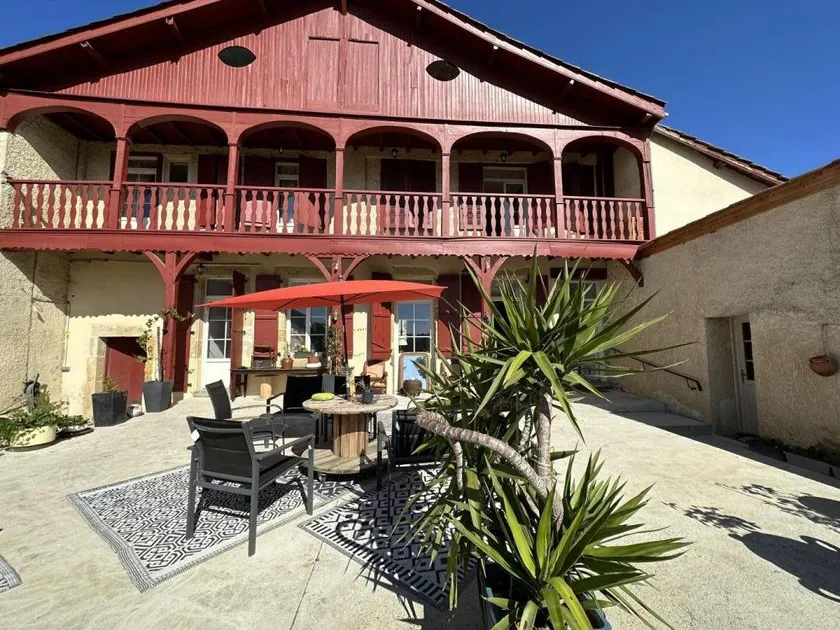 B&B with pool & garden - Image 1