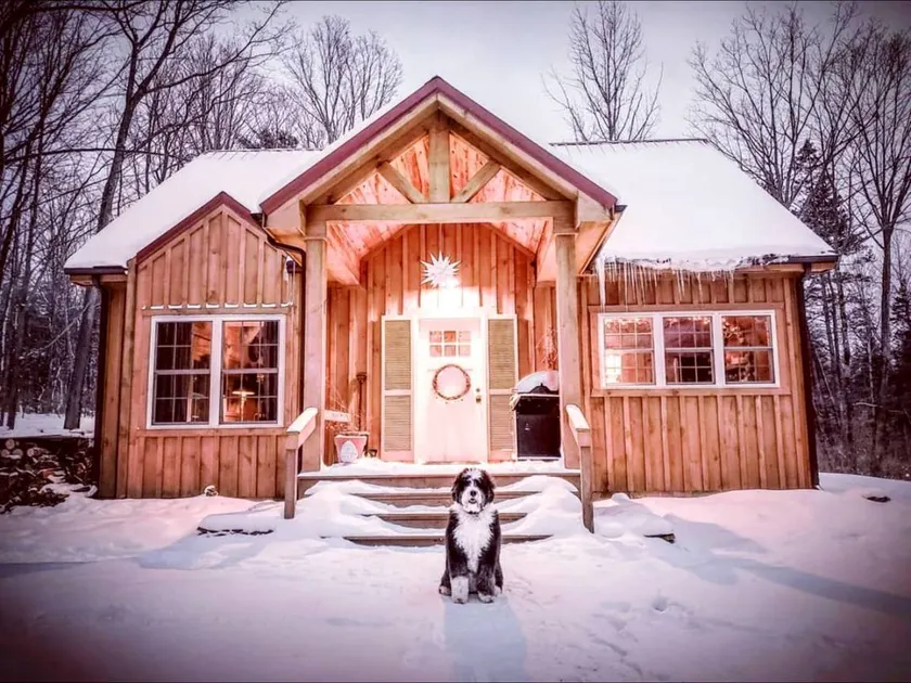 Pristine and Cozy Cabin Rental Overlooking Pond near Rochester, New York - Image 1