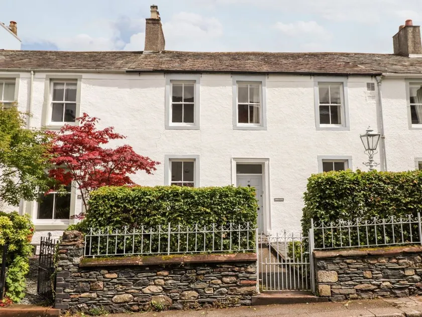 Cottage with garden - Image 1