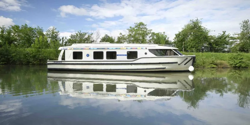 Boat with garden, terrace & barbecue - Image 1