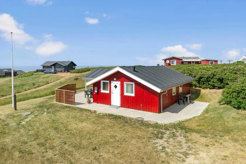 Lovely holiday home with terrace & barbeque | Sea view | Beach nearby | Pet-friendly - Image 1