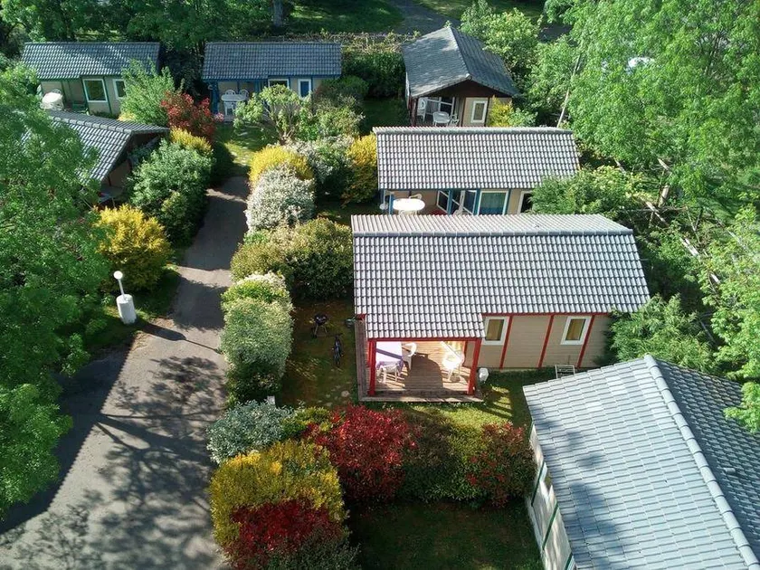 Chalet mit Terrasse und Pool | Haustiere erlaubt - Image 1