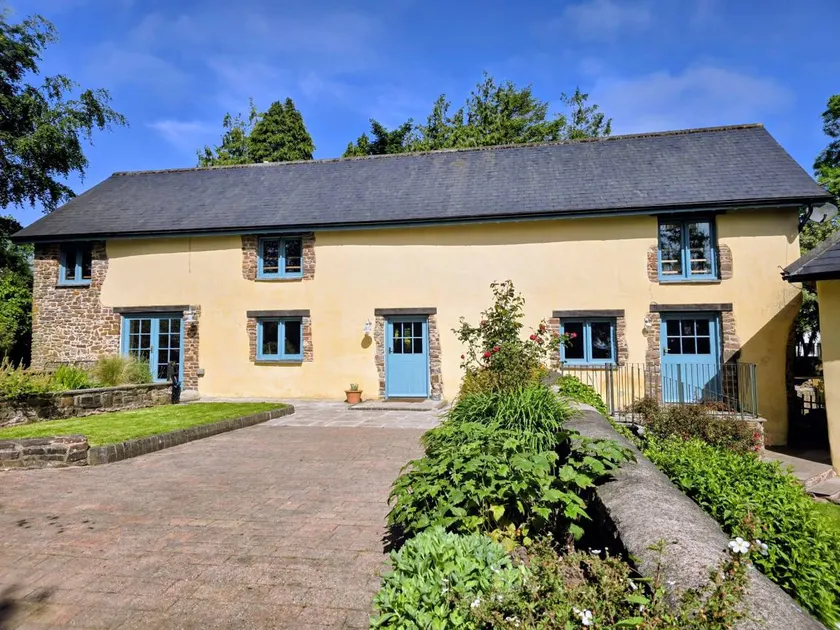 Child-friendly cottage with terrace & garden | Dogs allowed - Image 1