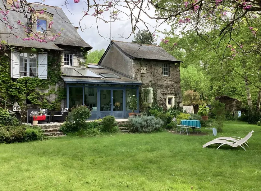 Family-friendly bed and breakfast with garden & terrace | Lake view | Dogs allowed - Image 1