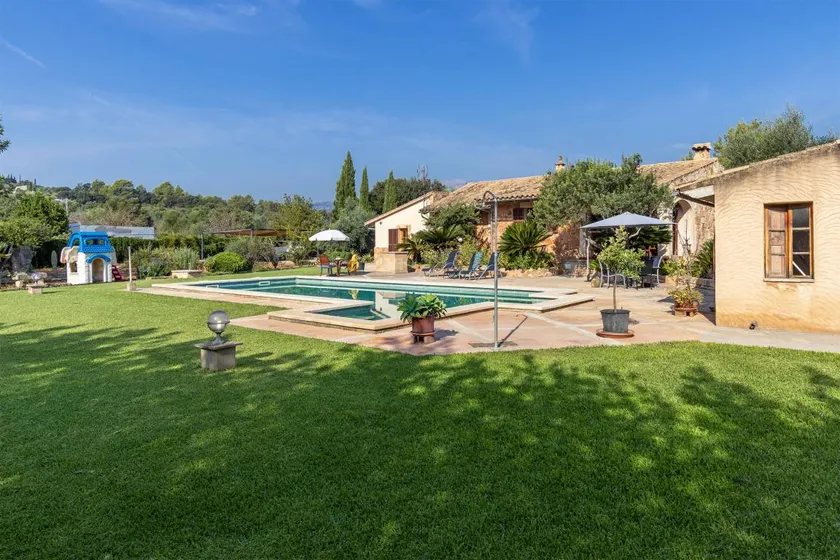 Familienfreundliches wunderschönes Landhaus mit Terrasse, Grill und privatem Pool - Image 1