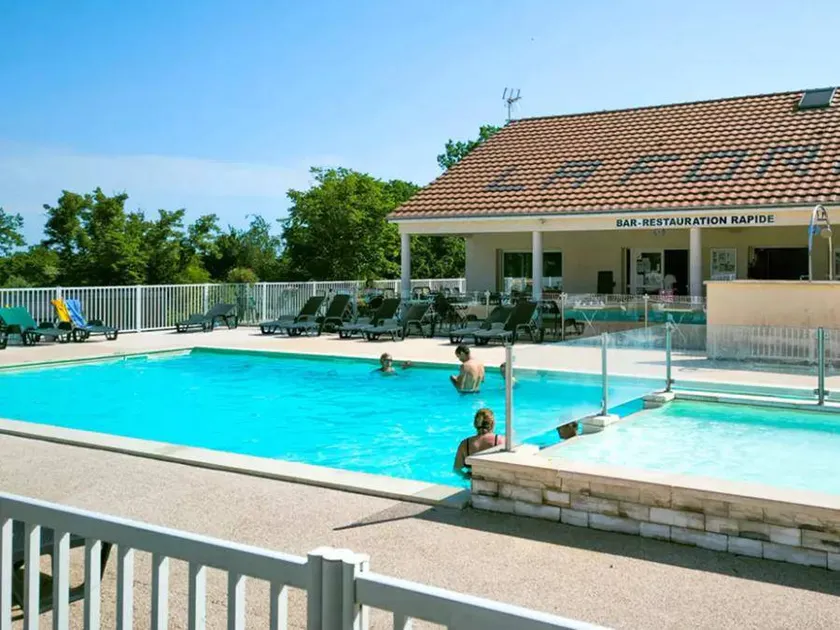 Lovely mobile home with pool & terrace | Close to the beach | Dogs allowed - Image 1