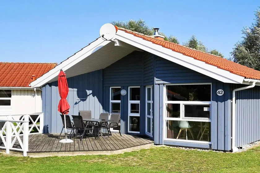 Fully equipped wonderful holiday home with terrace, garden & hot tub | Pets are welcome - Image 1