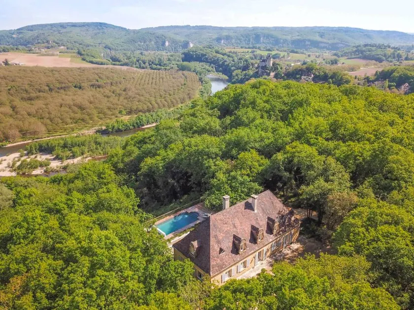 Villa with private pool - Image 1