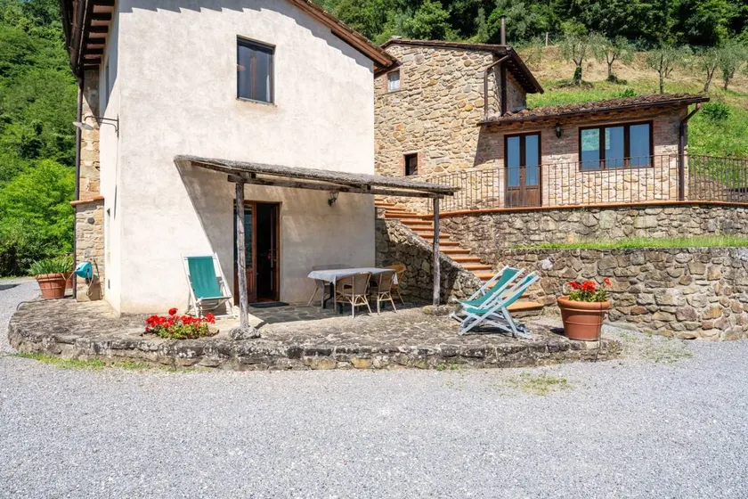 Apartment 'Sondino I Cinghiali' with Mountain View, Shared Pool and Wi-Fi - Image 1