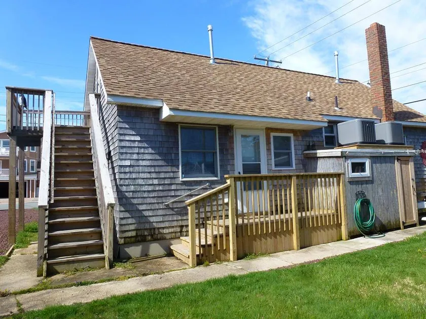 Flat with garden & BBQ - Image 1