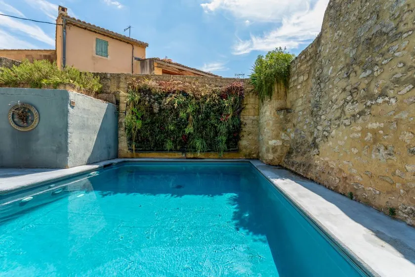 Room 'Chambre 11' with Shared Pool, Wi-Fi and Air Conditioning - Image 1