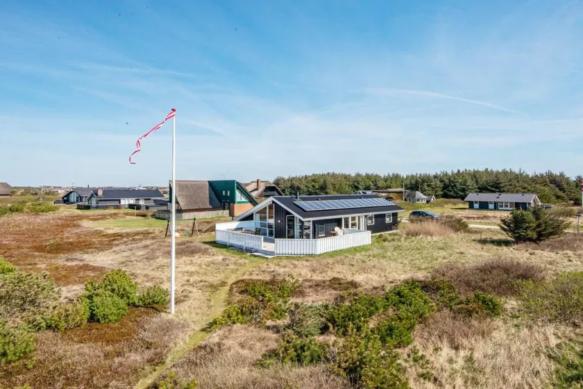 Fully equipped pleasant house with garden, sauna & barbecue - Image 1