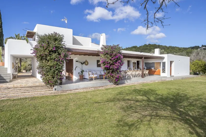 Ravishing Ibiza Villa Cel Blau 9 Bedrooms Private Pool & Beautiful - Image 1