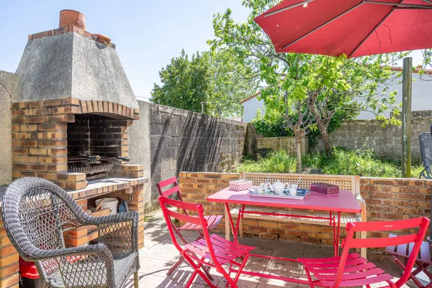 Apartment with garden, terrace & BBQ | Garden view - Image 1