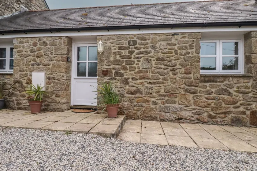 Cottage with garden - Image 1