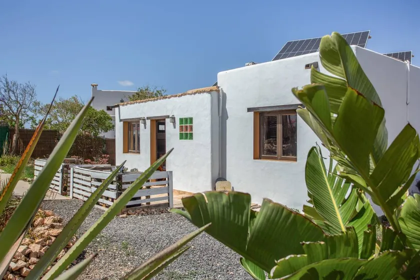 Appartement de vacances entièrement équipé avec jardin, barbecue et terrasse | Vue montagne - Image 1