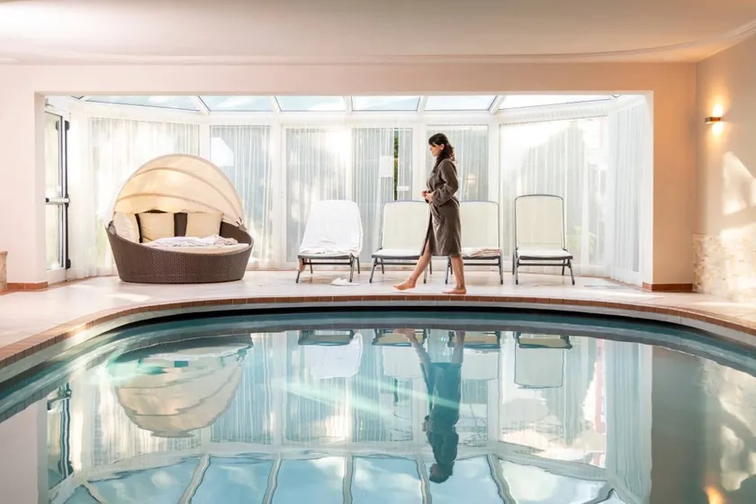 Appartamento con piscina riscaldata, giardino e idromassaggio | Vista sul fiume | Adatto per il telelavoro - Image 1