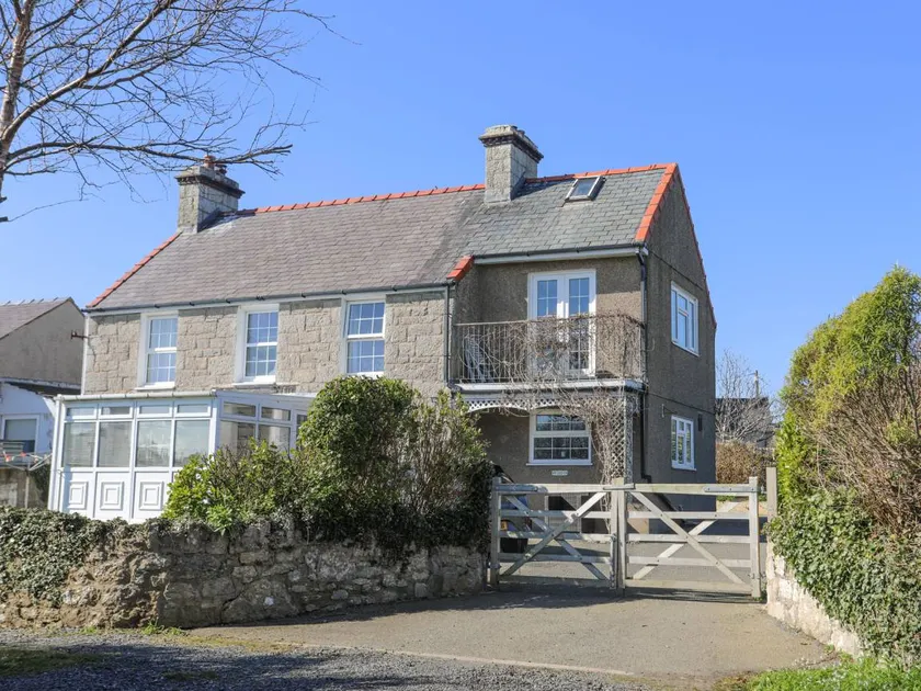 Children-friendly pleasant cottage with garden | Pets allowed - Image 1