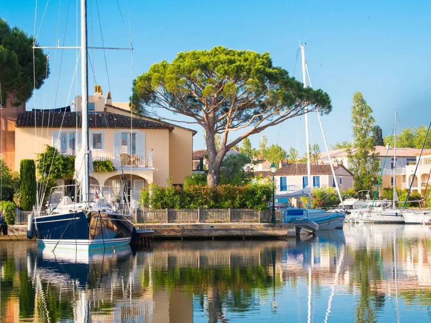 Beachfront Apartment with a/c in Port Grimaud - Image 1