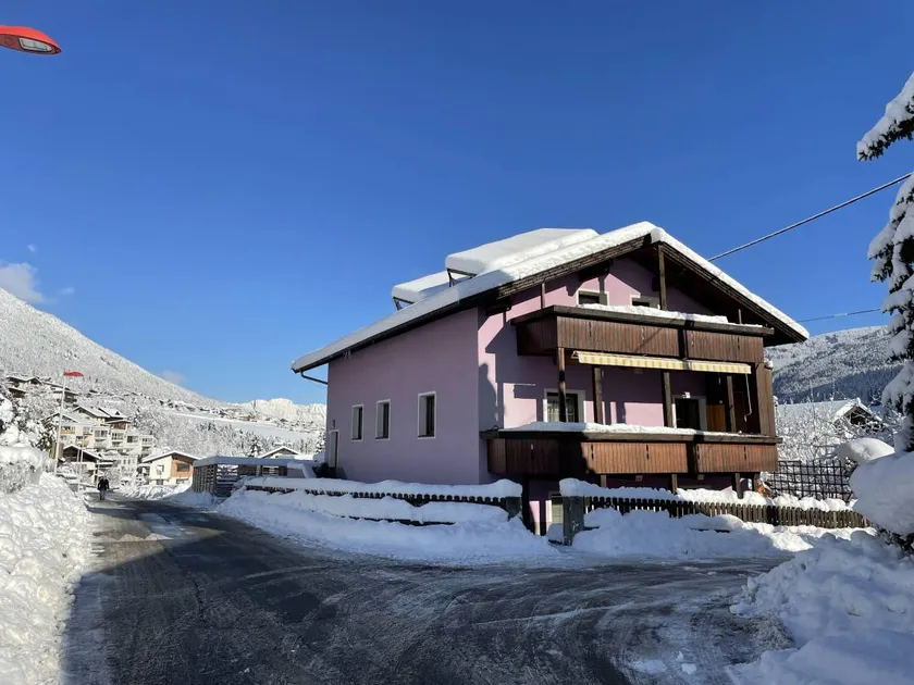 Family-friendly lovely flat with terrace | Mountain view - Image 1