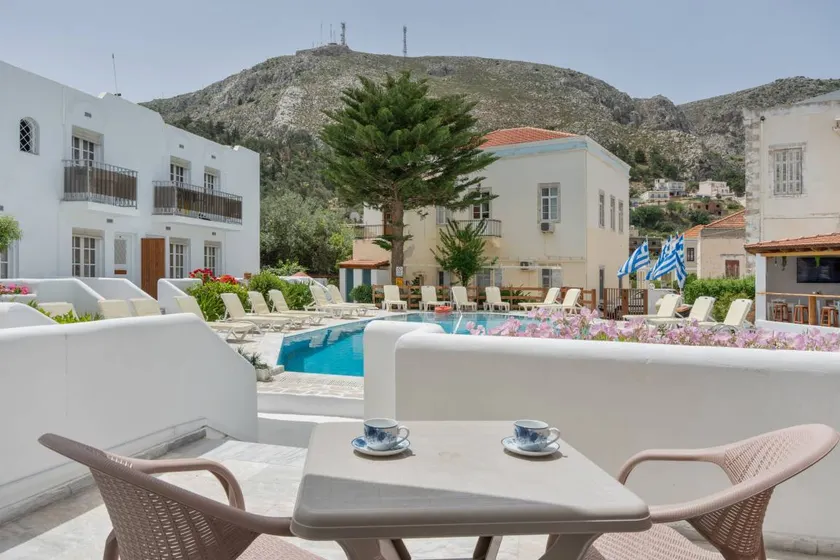 Flat with garden, fast internet & pool | Garden view - Image 1