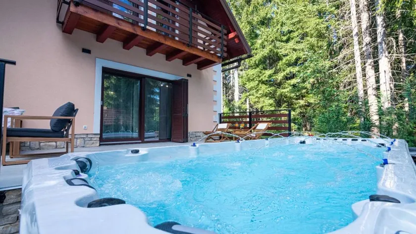 Villa with hot tub, sauna & garden | Pets are welcome - Image 1