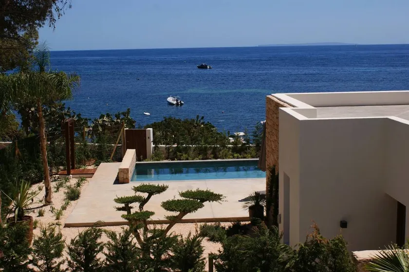 Lovely villa with barbecue | Sea view | Next to the beach - Image 1