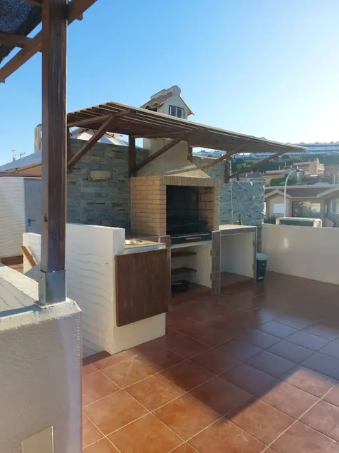 Beautiful Bungalow by the Beach - Image 1